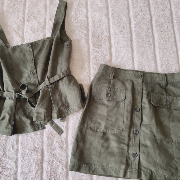 Banana Republic Tops - Banana Republic Lucie Vegan Suede size 8